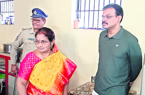 జూలు విదిల్చిన జూదం 4