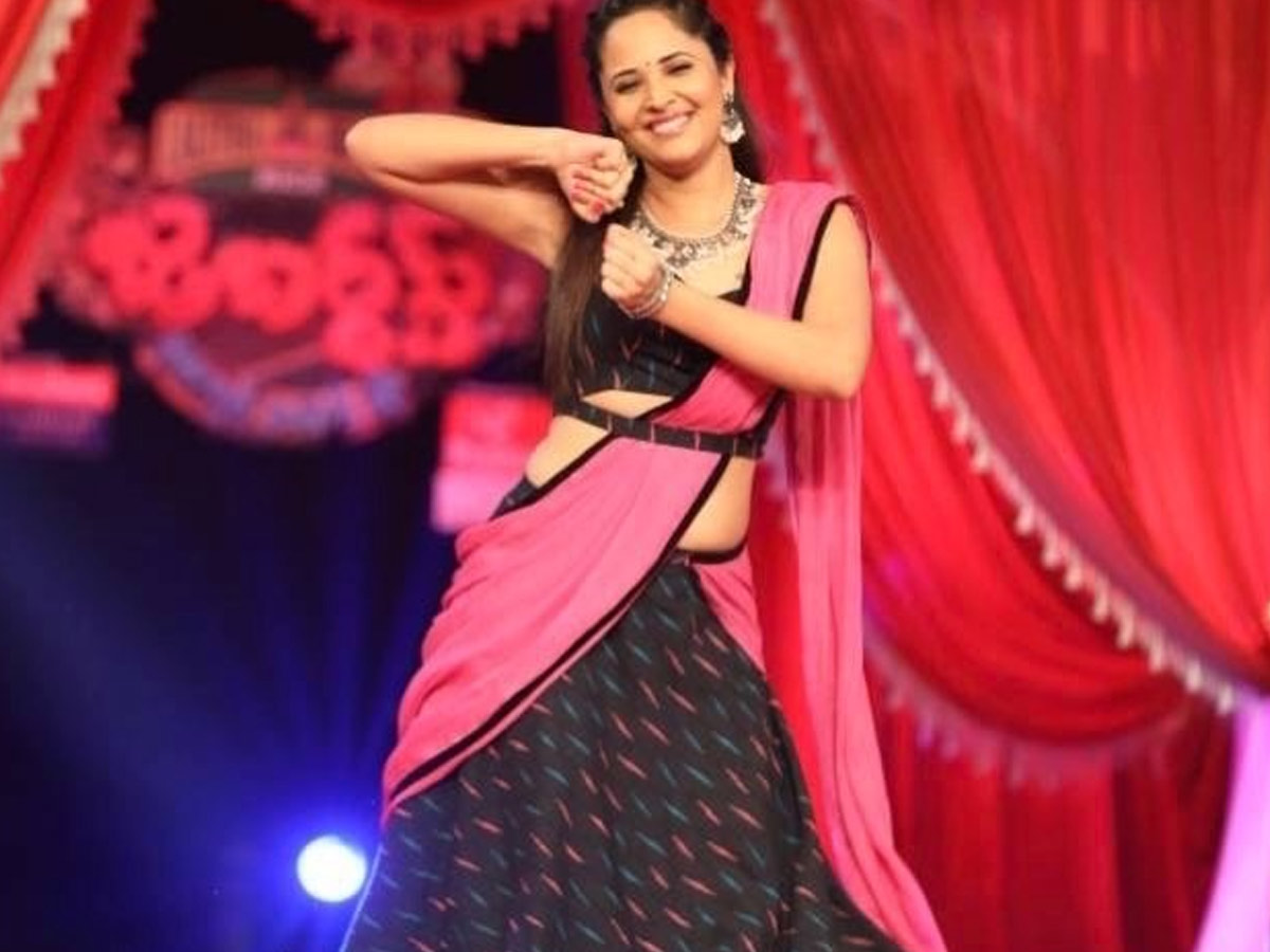 Anchor Anasuya Recalls memories from 2016 Year Photos15