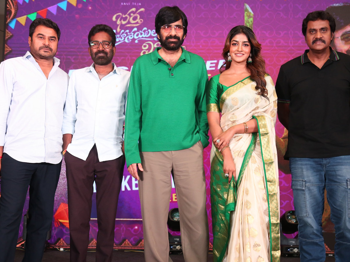 Bhartha Mahasayulaku Wignyapthi Blockbuster Meet Photos1