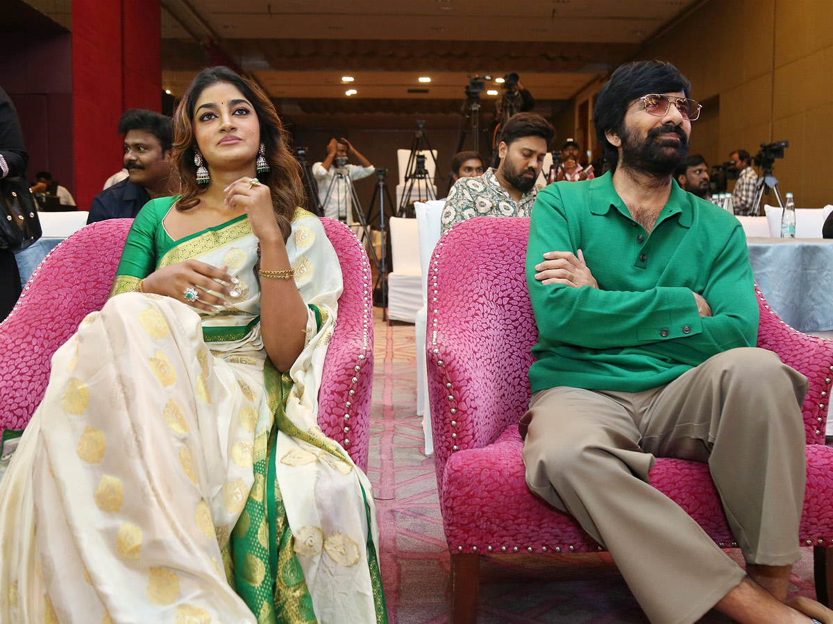 Bhartha Mahasayulaku Wignyapthi Blockbuster Meet Photos3