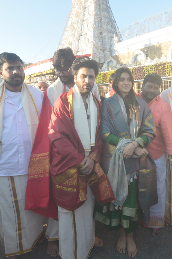 Former Minister Roja and Sharwanand visit Tirumala Temple Photos2