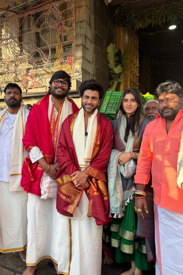 Former Minister Roja and Sharwanand visit Tirumala Temple Photos22