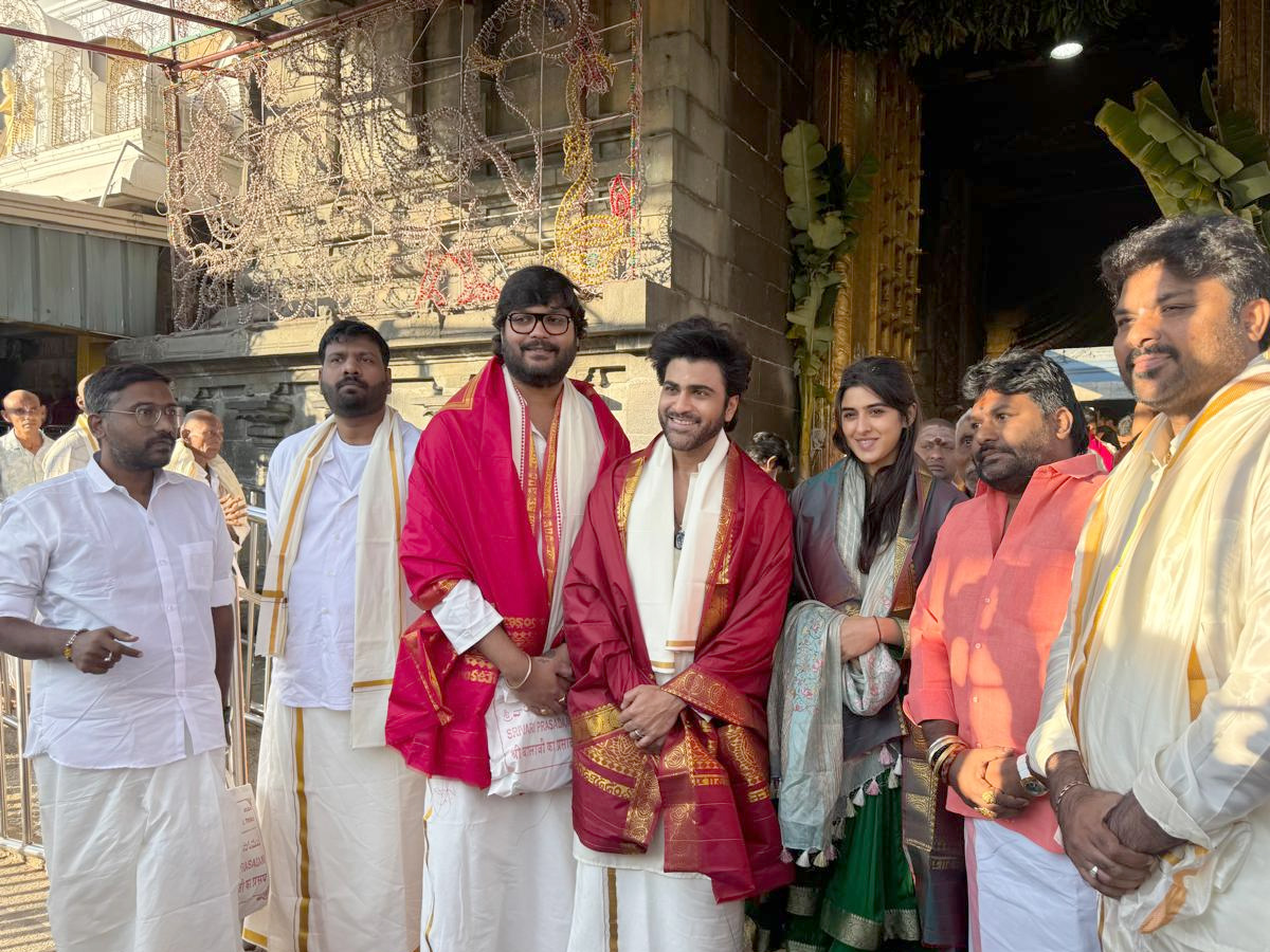 Former Minister Roja and Sharwanand visit Tirumala Temple Photos23