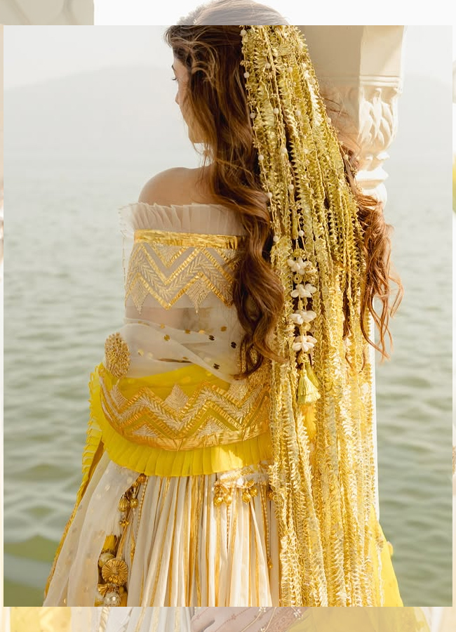 Actress Nupur Sanon shared photos from her Haldi ceremony12