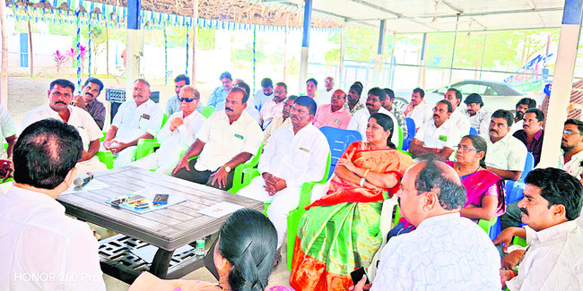 ప్రజలకు ఏ కష్టం వచ్చినా ముందుంటాం 1