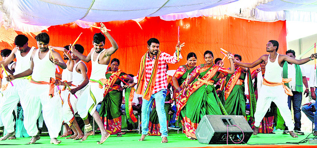 అటు బందోబస్తు.. ఇటు కవాతు 2