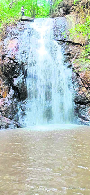 మనసు దోచే జలపాతాలు 3