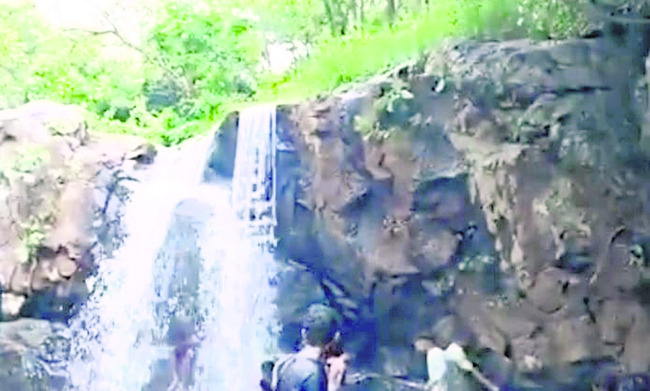 మనసు దోచే జలపాతాలు 1