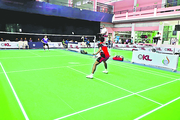 బ్యాడ్మింటన్‌లో సెమీస్‌కు చేరిన ఆరు జట్లు   2