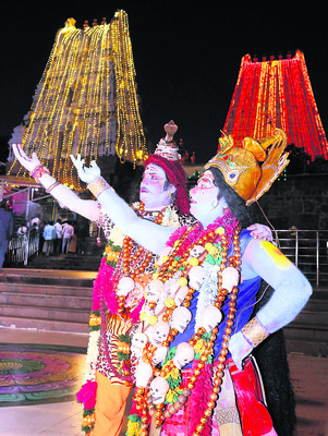 శ్రీశైలేశునికి పుష్పోత్సవం2