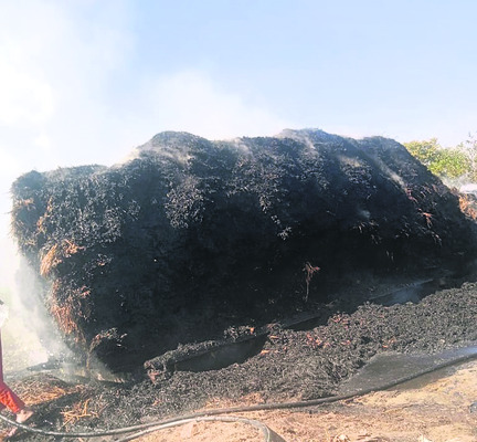 గడ్డివామి దగ్ధం1