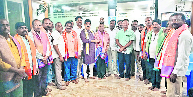 చురుగ్గా పనిచేసేవారికి పార్టీ కమిటీల్లో స్థానం 1