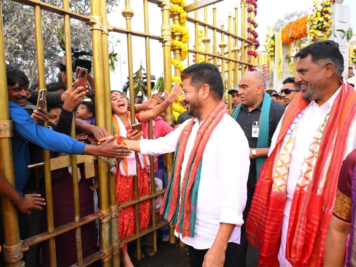 CM Revanth Reddy Visits Medaram Photos10