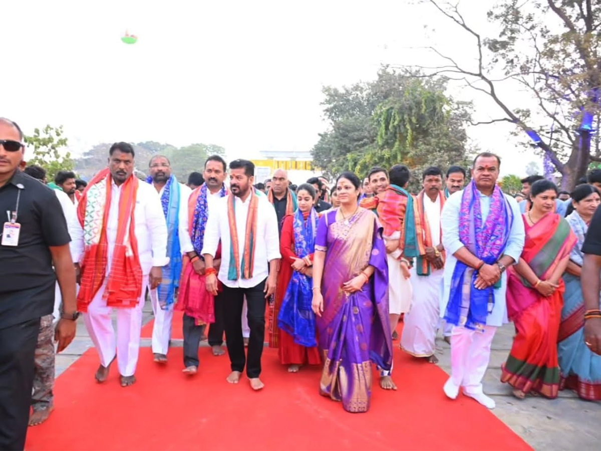 CM Revanth Reddy Visits Medaram Photos11