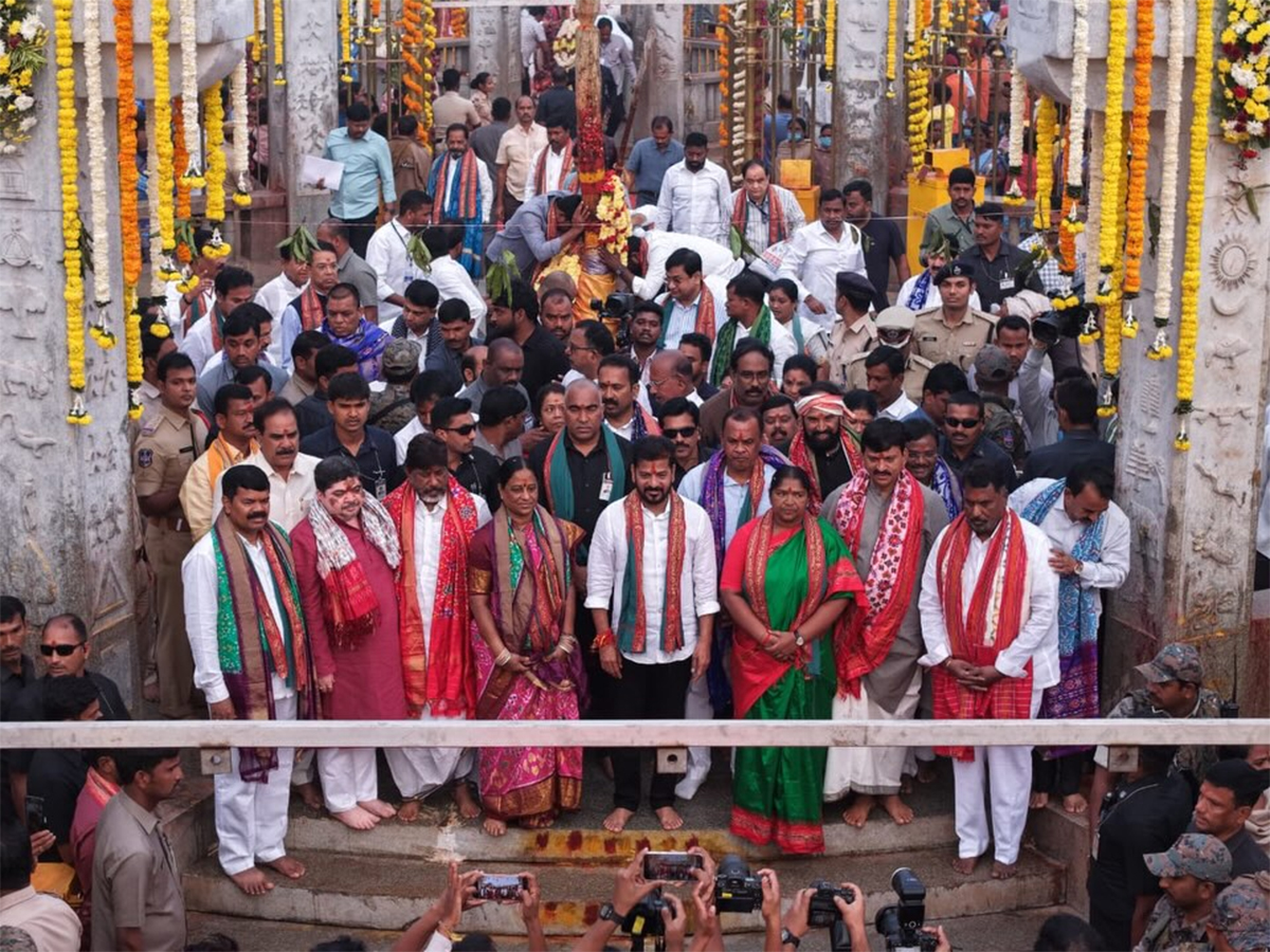 CM Revanth Reddy Visits Medaram Photos20