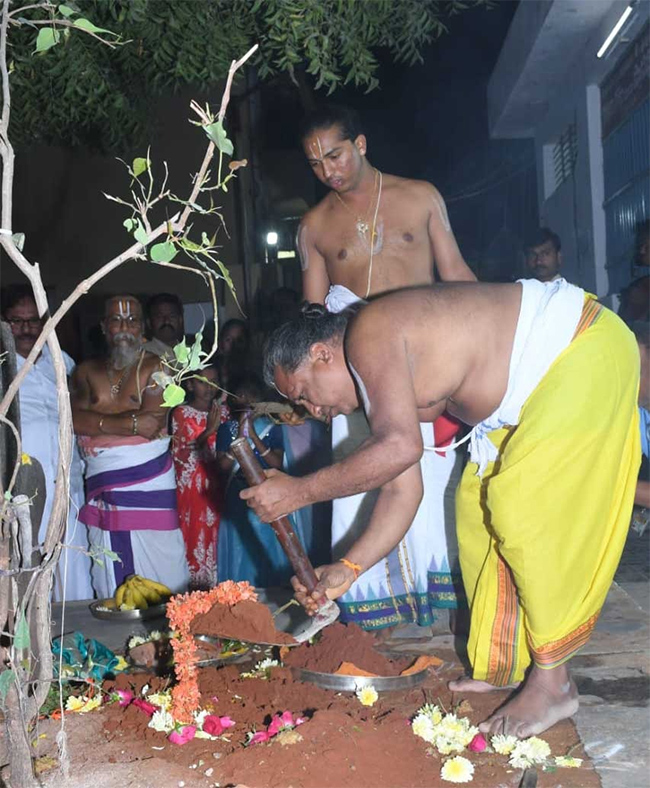 Devuni Kadapa Sri Lakshmi Venkateswara Swamy Temple5