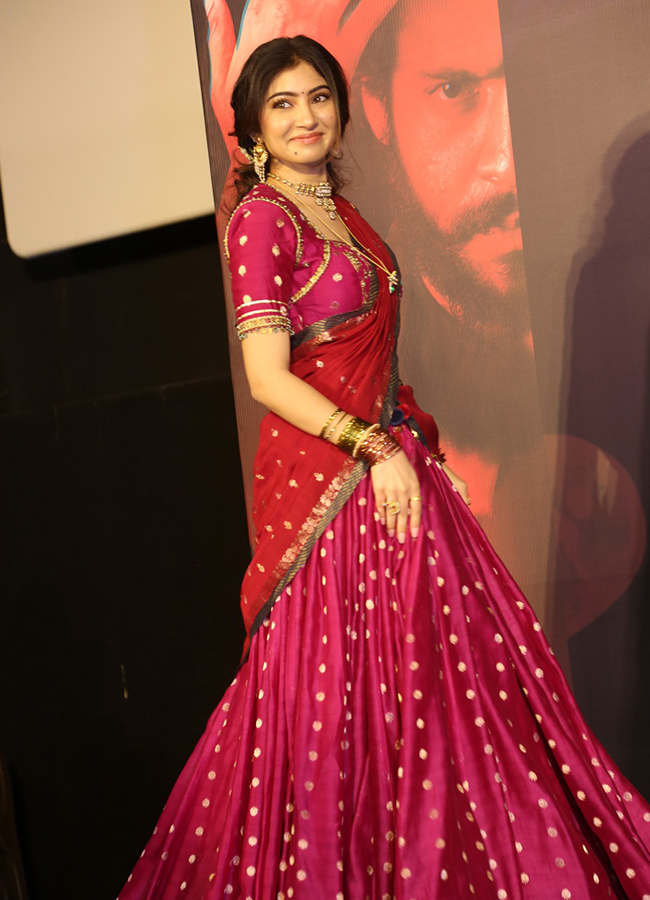 Dhurandhar Actress Sara Arjun HD Photos16