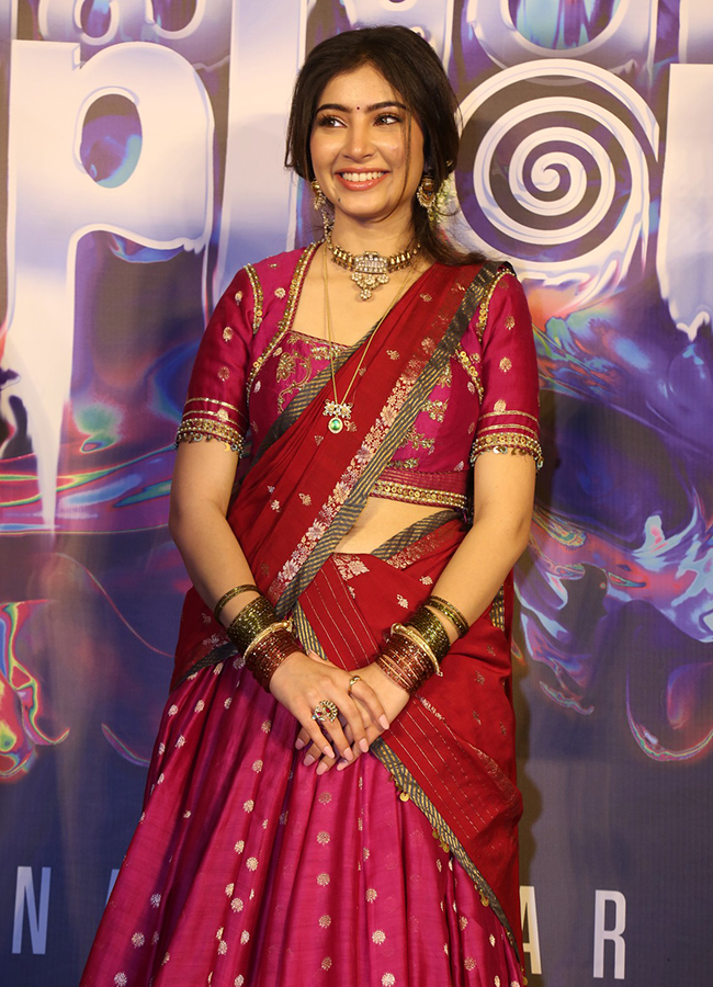 Dhurandhar Actress Sara Arjun HD Photos3