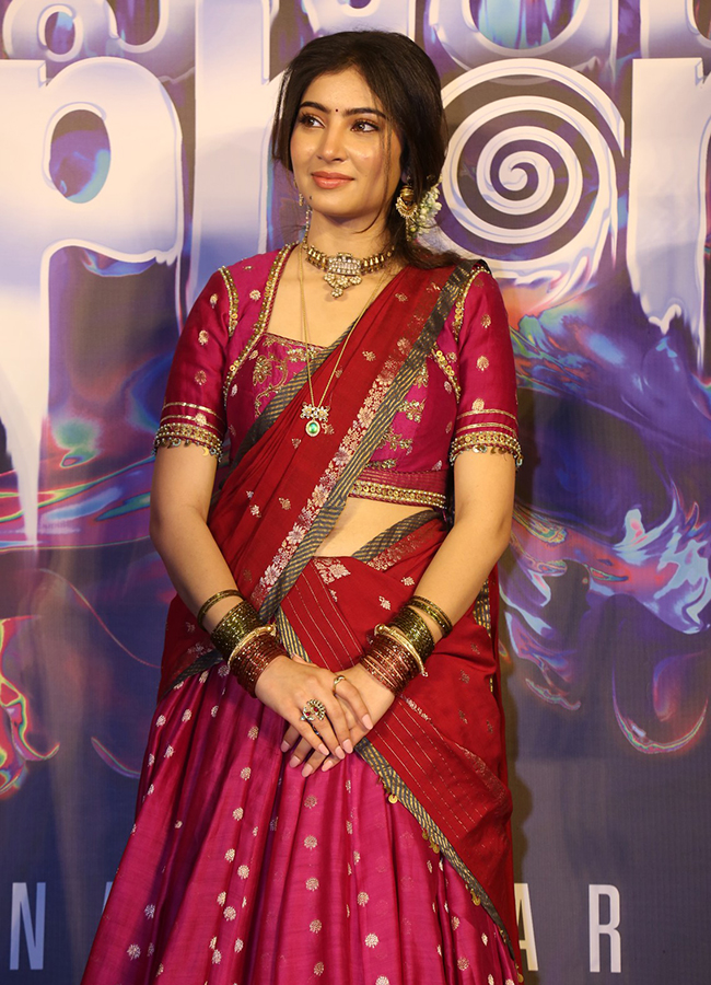 Dhurandhar Actress Sara Arjun HD Photos4