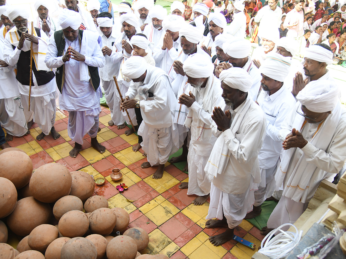 Tribal Festival Nagoba Jatara Begins Grandly Photos2