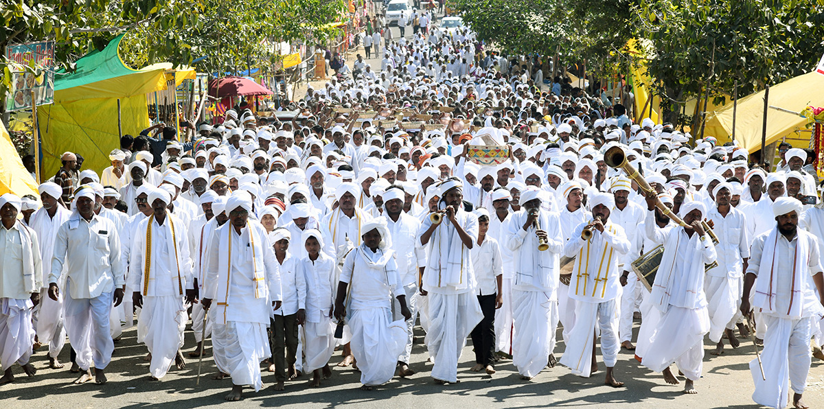 Tribal Festival Nagoba Jatara Begins Grandly Photos9
