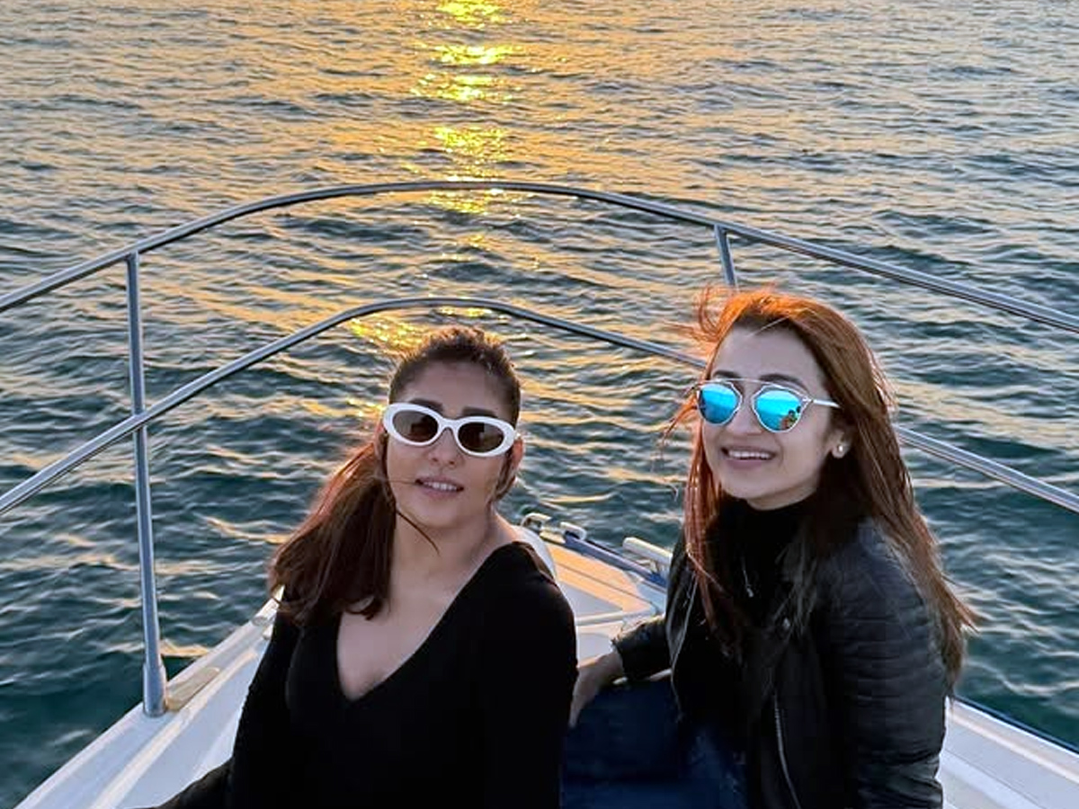 The friendship between actresses Nayanthara and Trisha... Photos7