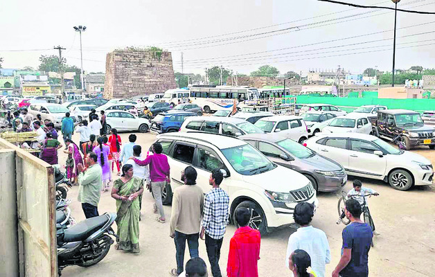 జోగుళాంబ క్షేత్రం.. భక్తజన సంద్రం 1