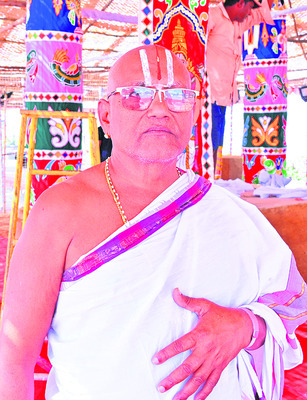 ఆలయ స్థానాచార్యులుగా వెంకటాచార్యులు 3