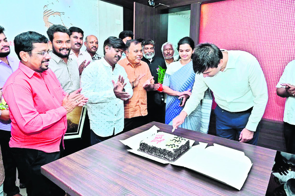 వైభవంగా నూతన ఆంగ్ల సంవత్సర వేడుకలు 1