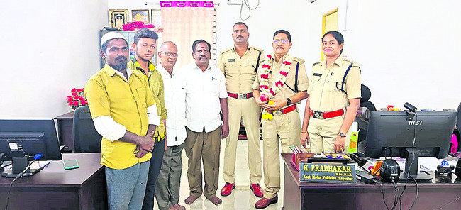 కోడిపందేల  స్థావరాలపై దాడులు1