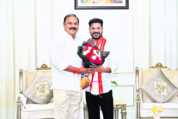 సీఎంకు కొమ్మూరి శుభాకాంక్షలు1