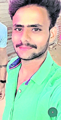 మోటార్‌సైకిళ్లు ఢీకొని వ్యక్తి మృతి 1