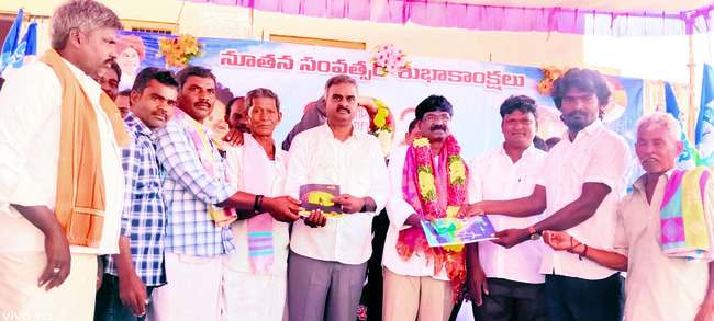 బొకేలకు దూరంగా.. 
1