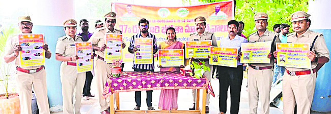 రహదారి భద్రతపై అవగాహన కలిగించండి 3