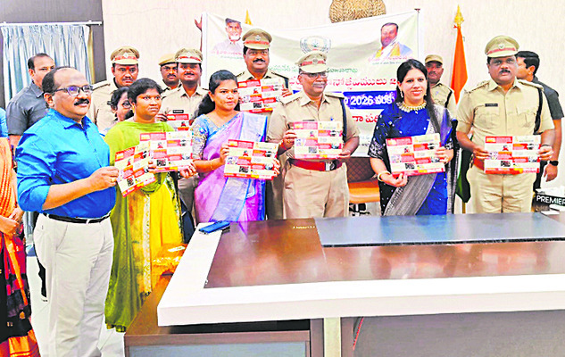 కలెక్టరేట్‌లో నూతన సంవత్సర వేడుకలు  1