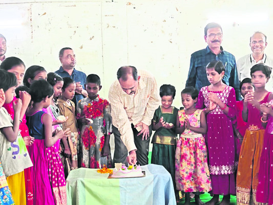 జిల్లా మరింత పురోగతి సాధించాలి 1