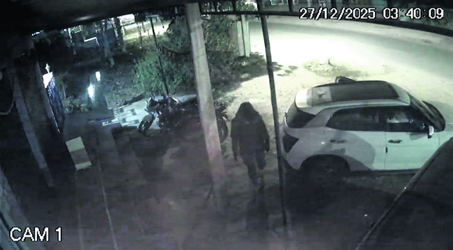 హడలెత్తిస్తున్న దొంగలు1