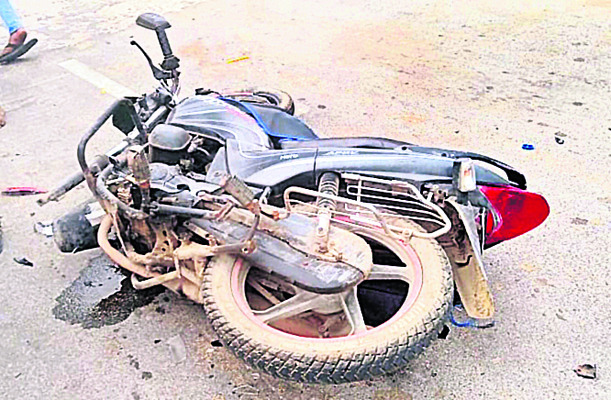 ప్రాణం తీసిన అతివేగం! 
2