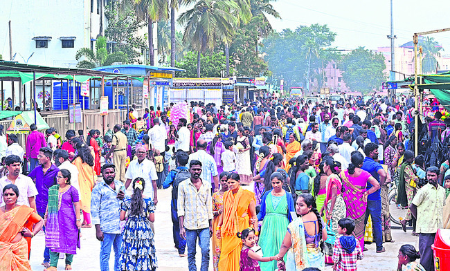 నేడు కరెంటోళ్ల జనబాట 1