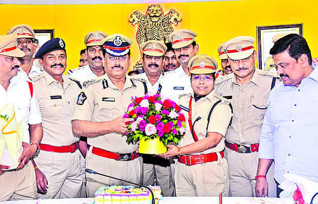 పేకాట శిబిరంపై దాడి 2