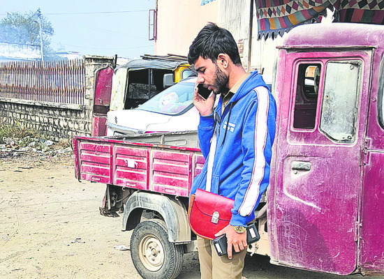 మొరాయించిన టిమ్‌.. వెనక్కి మళ్లిన బస్‌! 1