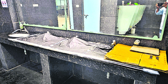 ఎయిమ్స్‌లో కనీస సౌకర్యాలు కరువు 1