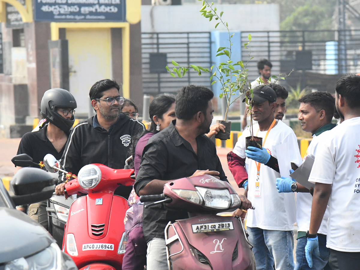 New Year Celebrations At Visakhapatnam Rk Beach10