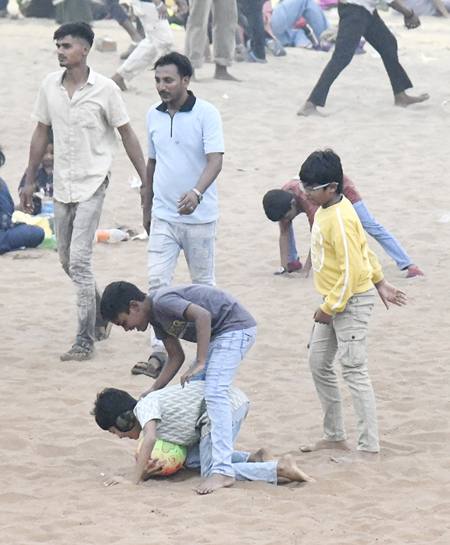 New Year Celebrations At Visakhapatnam Rk Beach11