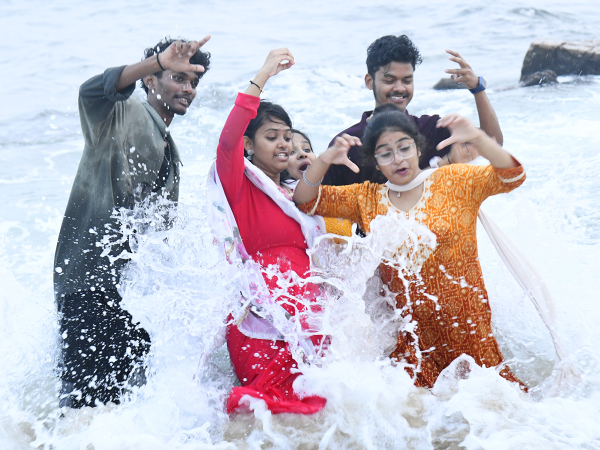 New Year Celebrations At Visakhapatnam Rk Beach16