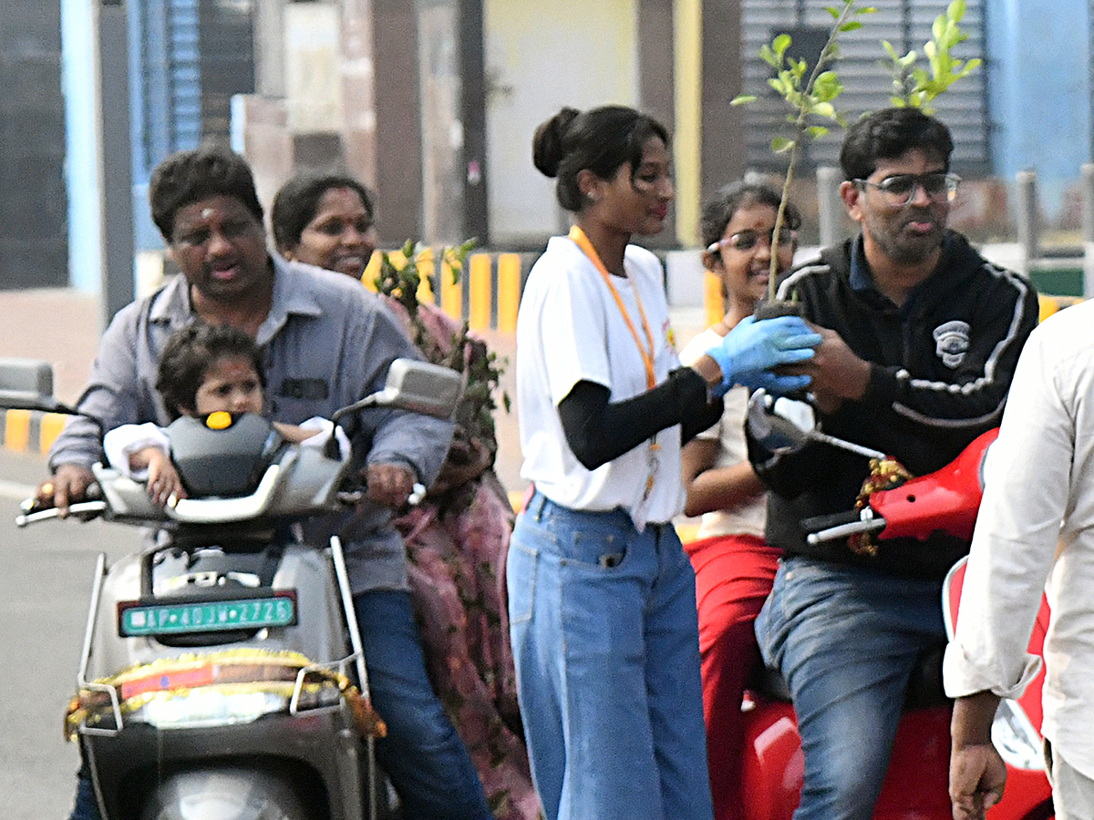 New Year Celebrations At Visakhapatnam Rk Beach8