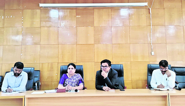 కళాకారులకు సమాన అవకాశాలు1