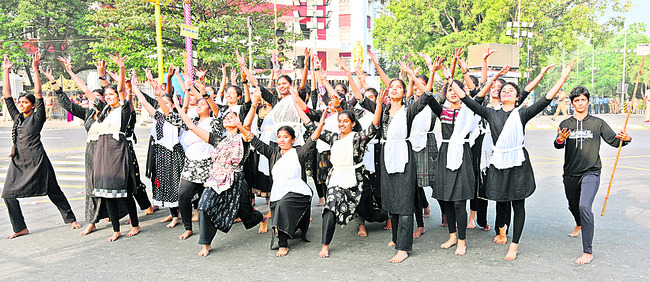 రిహార్సల్స్‌ అదరహో..!3