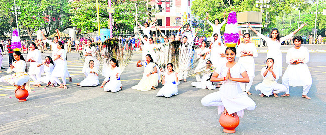 రిహార్సల్స్‌ అదరహో..!5