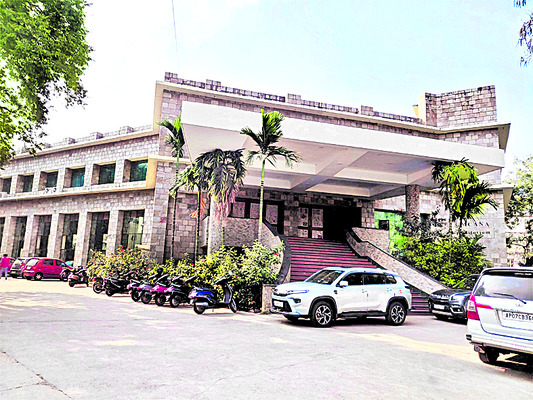 పేద రోగుల సేవలో జింకానా 2